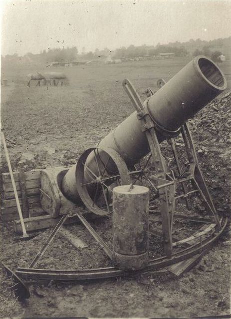 Photo of an Albrecht mortar and
shell