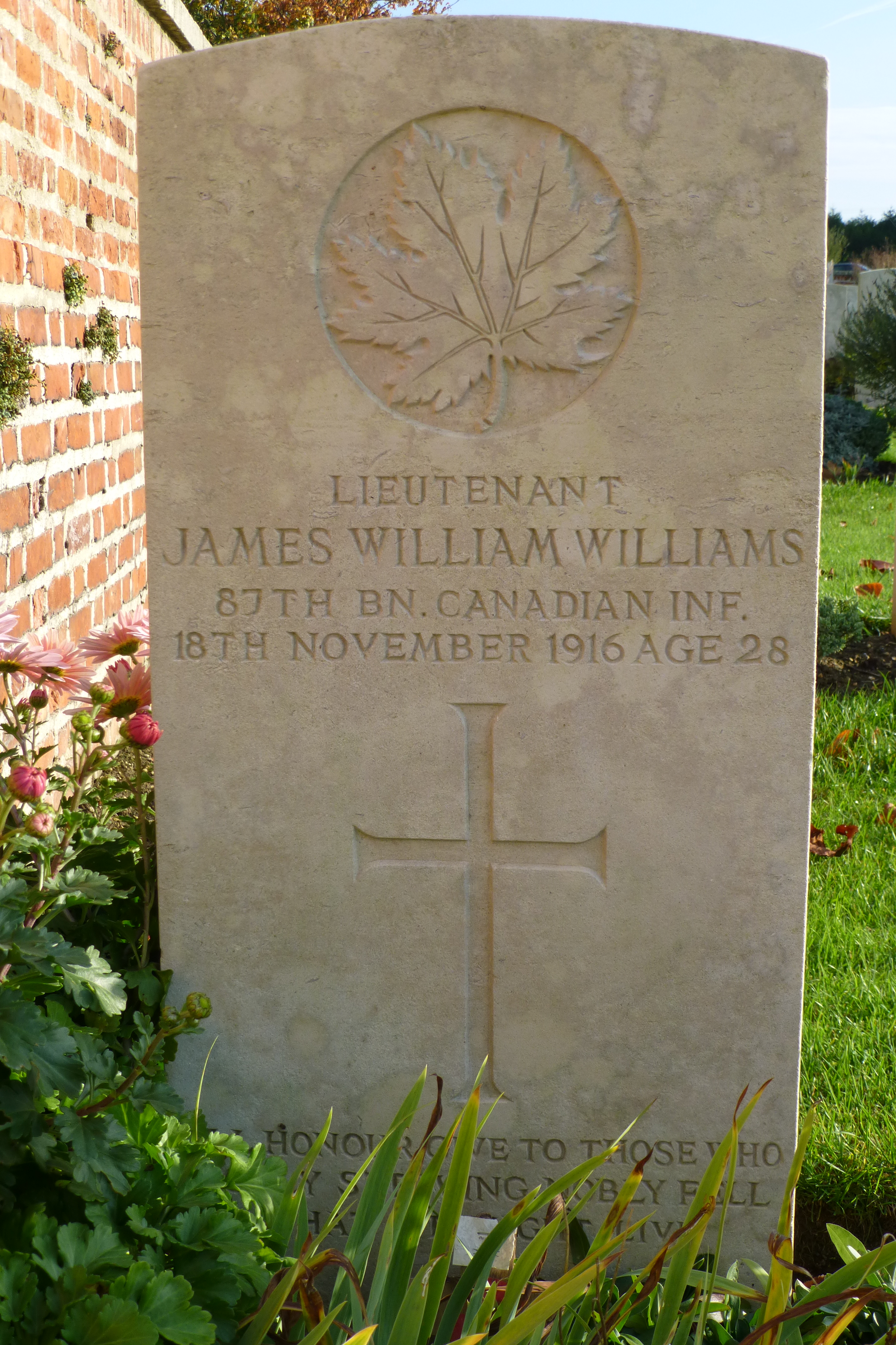 Photo of Jim
Williams' grave.